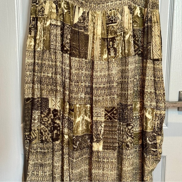 Elegant Green Maxi Dress - Picture 8 of 16